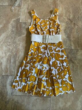 OC by Oleg Cassini White and Mustard Floral Midi Dress with Wide White Belt